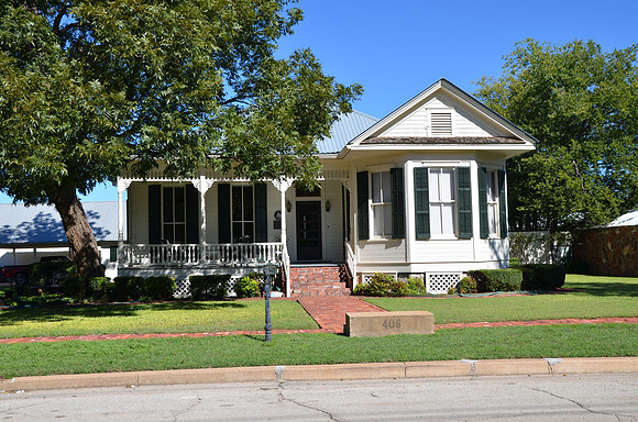 Whitis-Moore House