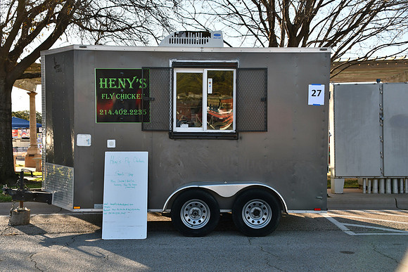 Heny's Fly Chicken 0001